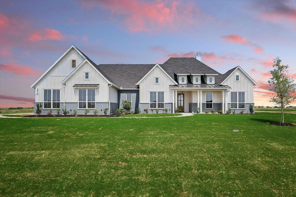 210 Everly Lane, Maypearl