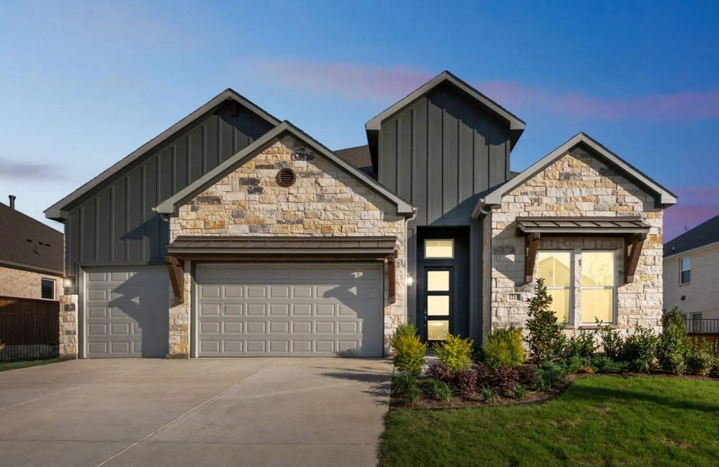 1215 Olive Drive, Mansfield