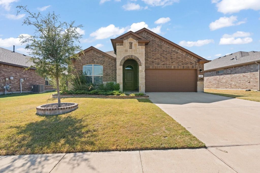 1208 Tiburon Trail, Cleburne