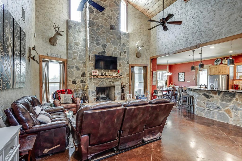 1601 N Oak Branch Road, Waxahachie