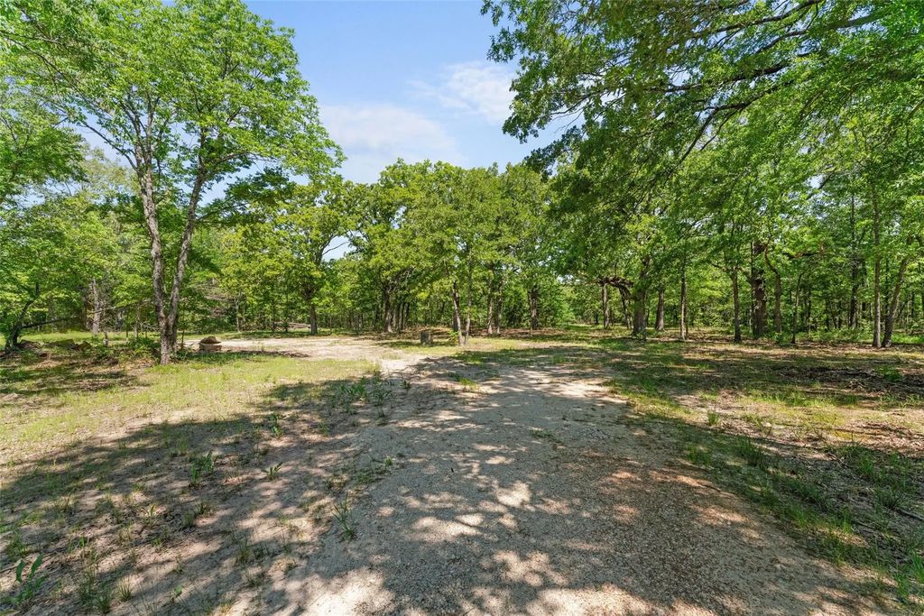 553 County Road 3542, Sulphur Bluff