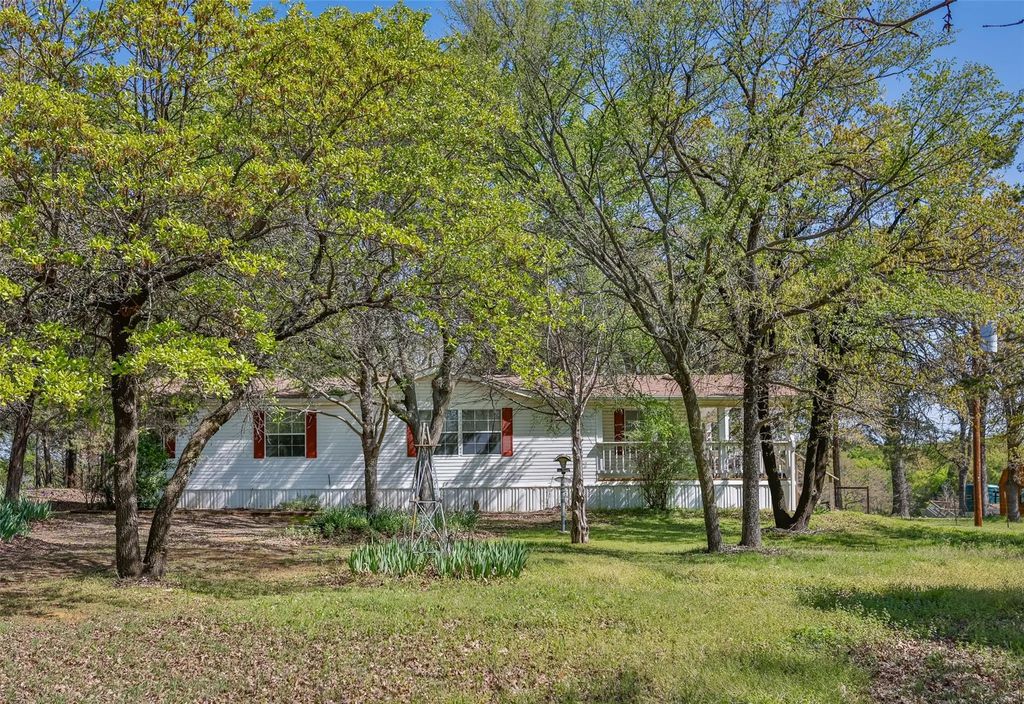 239 County Road 118, Whitesboro