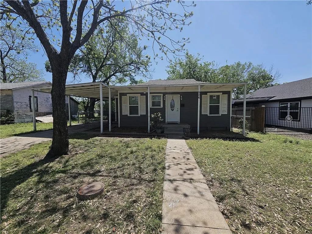 506 E Bowie Street, Mexia