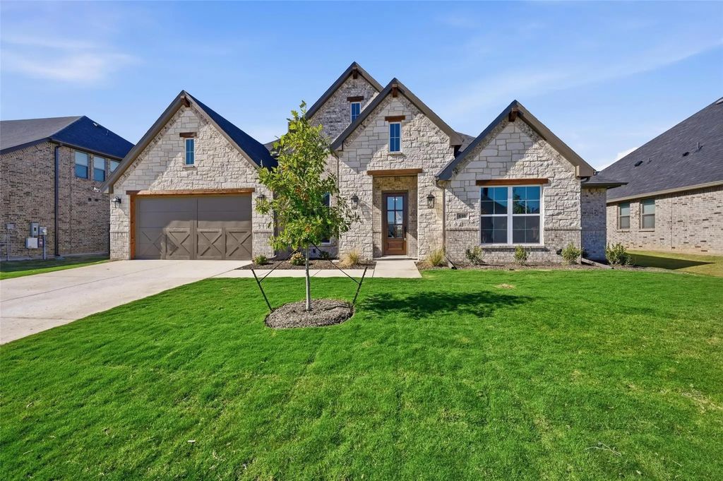 610 Golden Crest, Haslet