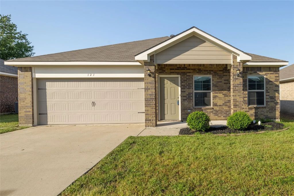 121 Mitchell Circle, Terrell