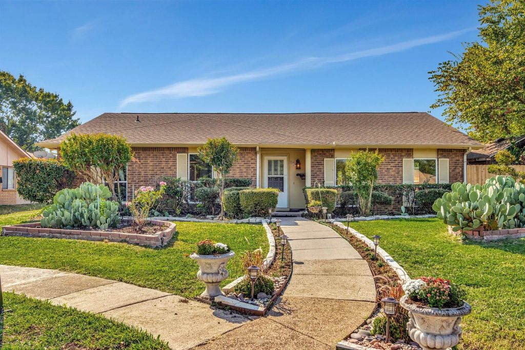 457 Woodway Drive, Coppell