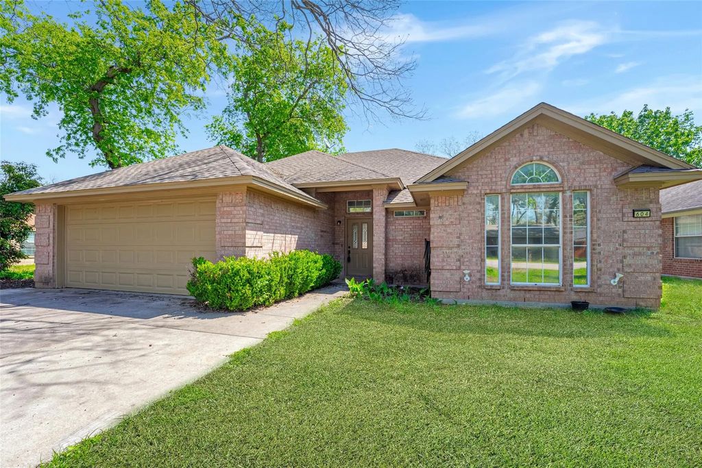 604 N Cherry Street, Aubrey
