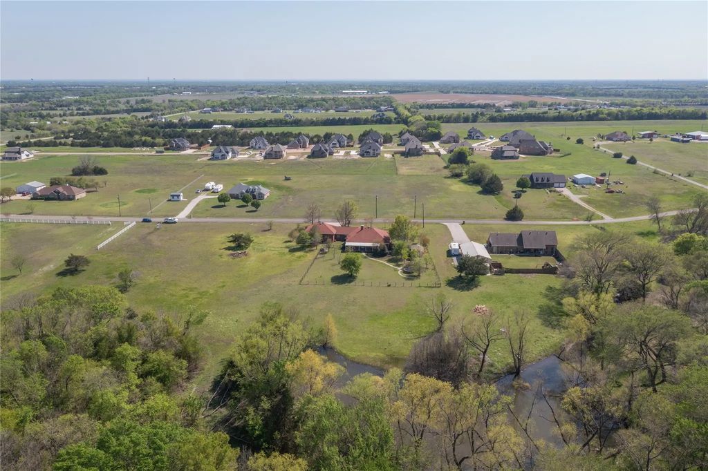 432 County Road 4444, Trenton