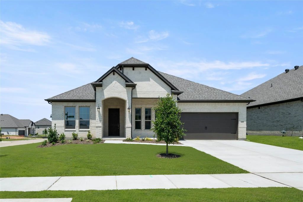 405 Daybreak Drive, Waxahachie
