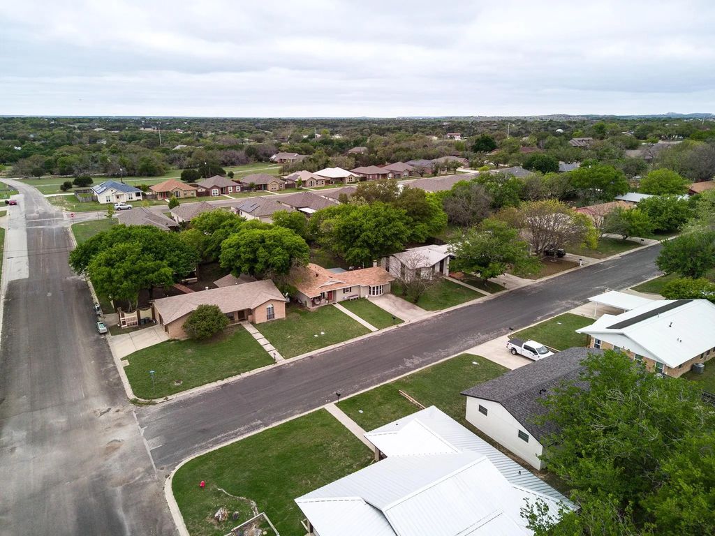 26 Castleberry Street, Lampasas