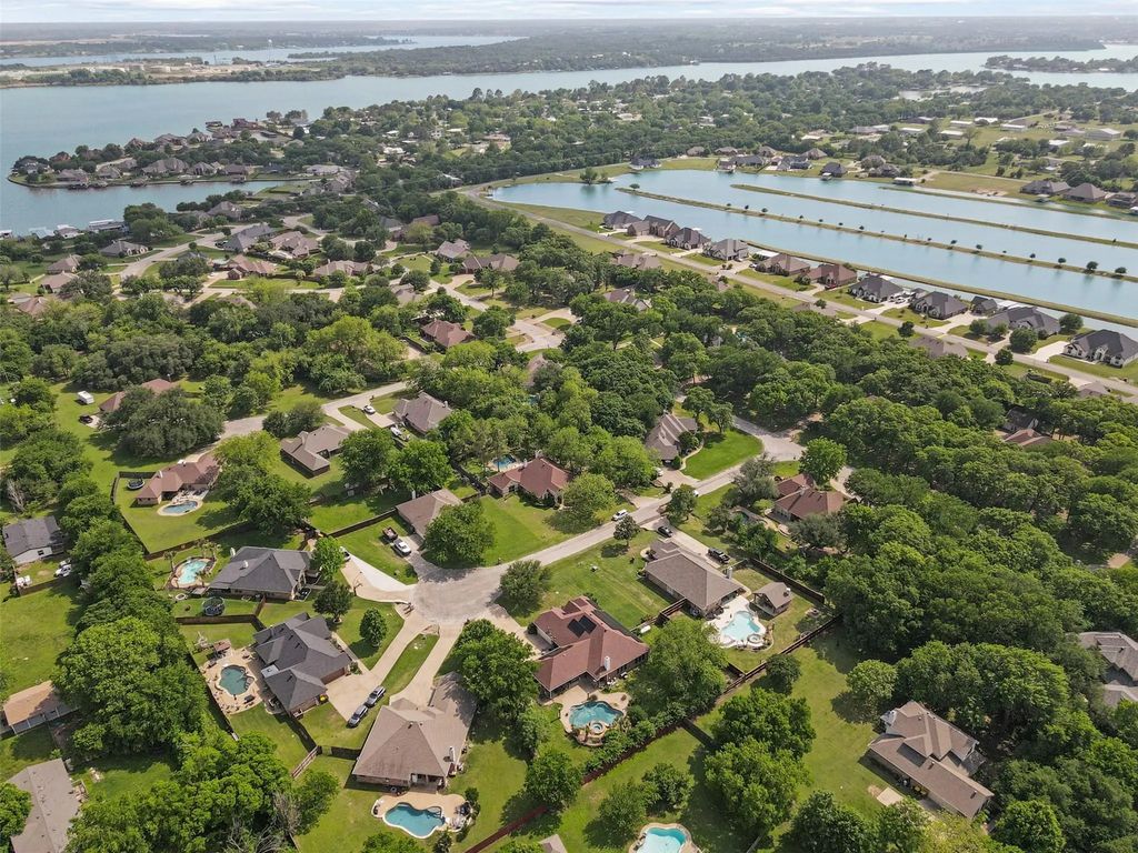 4404 Cluster Oak Court, Granbury