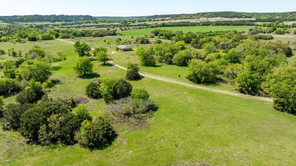 269 Private Road 2362, Meridian