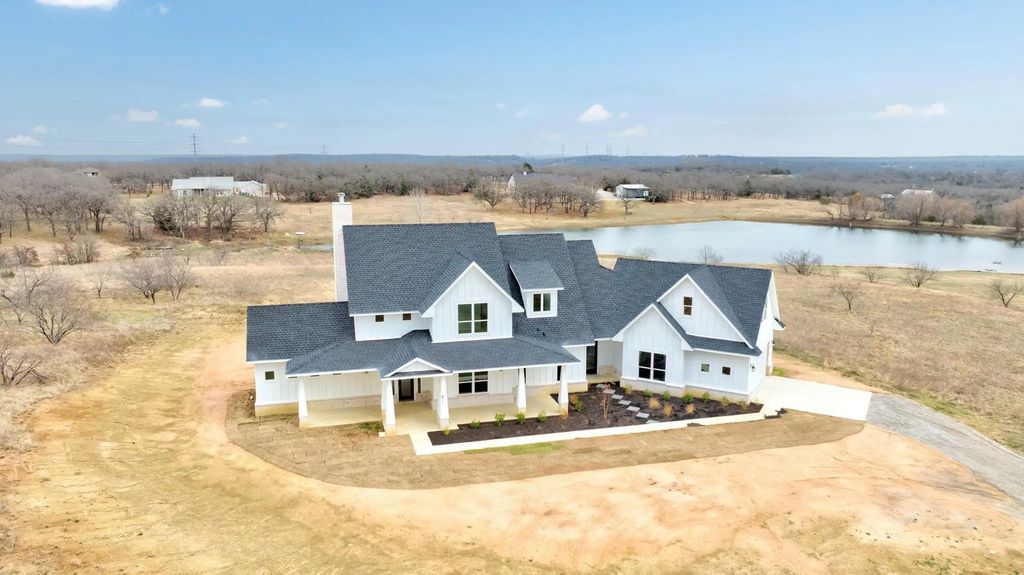117 Mustang Springs Circle, Sunset