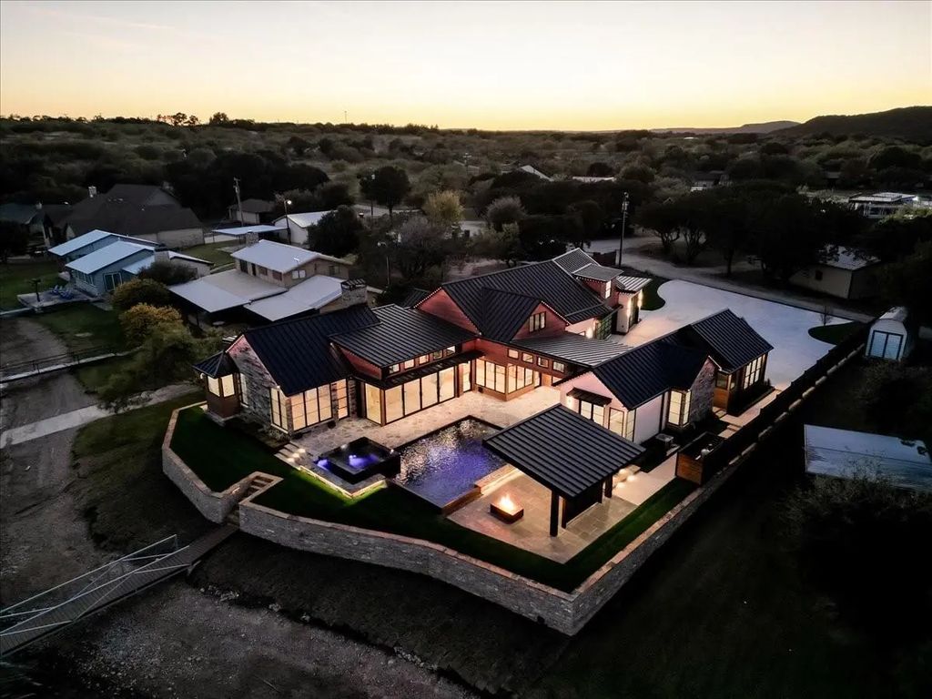 1014 Chaparrel Lane, Possum Kingdom Lake