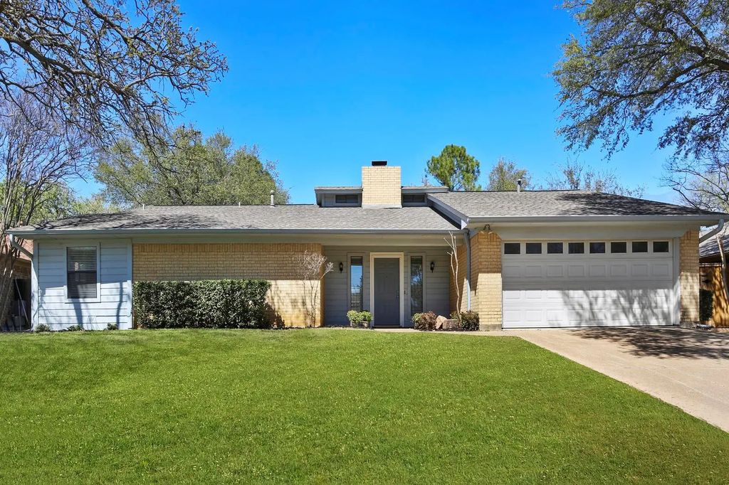 1916 Everglade Court, Grapevine