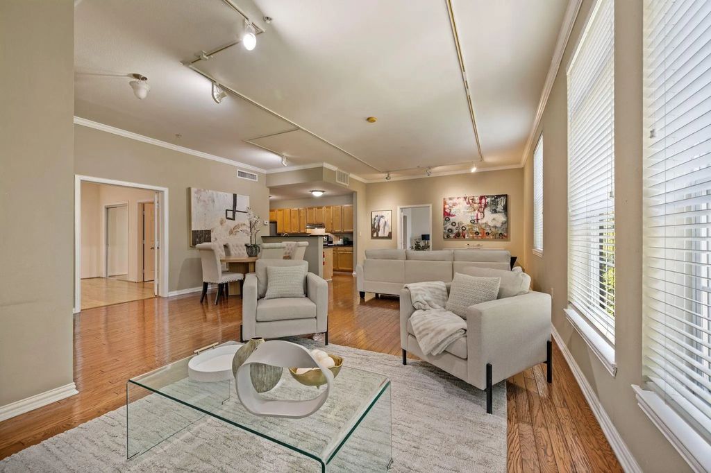 2305 Worthington Street 328, Dallas