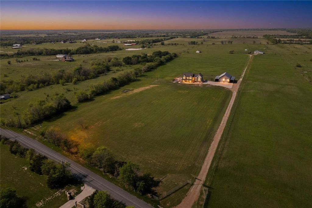 2423 Sister Grove Road, Van Alstyne