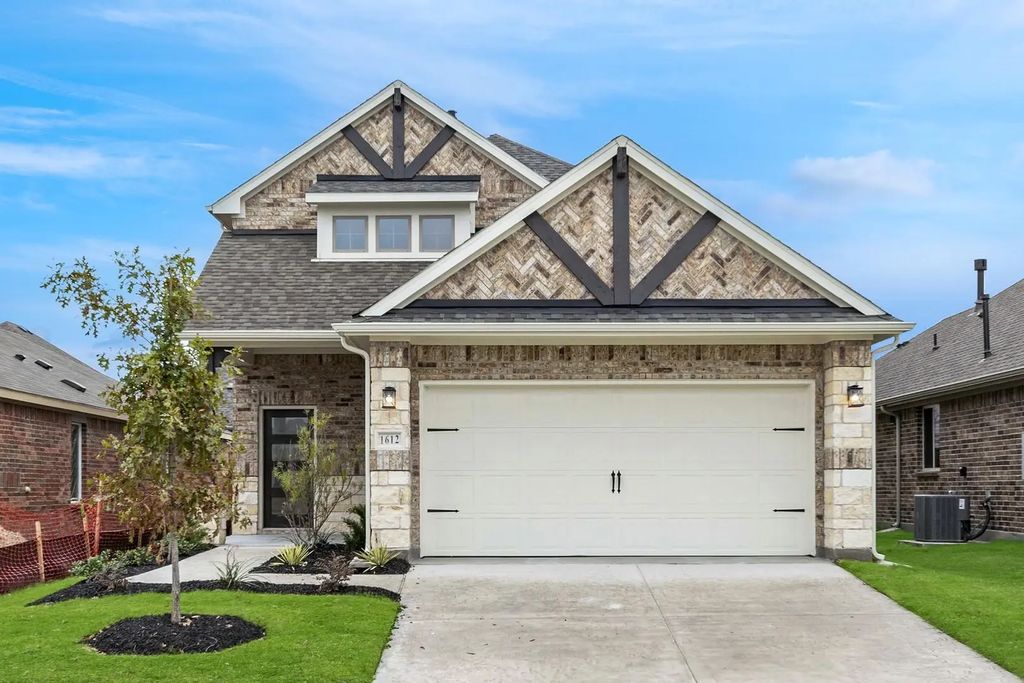 1612 Grassy Pond Road, Forney