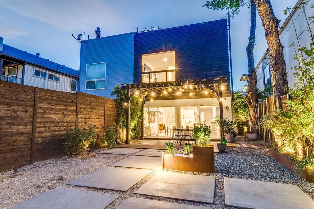 4210 Munger Avenue, Dallas