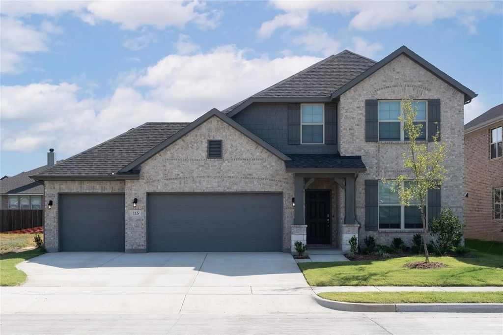 115 National Court, Forney