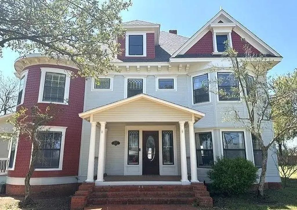 601 W 2nd Street, Baird