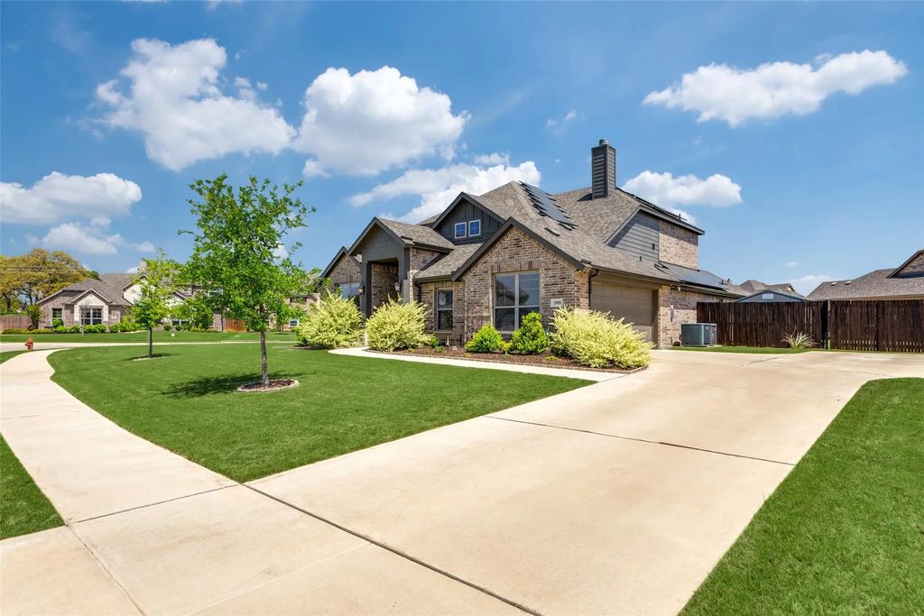 1909 Manzana Way, Burleson