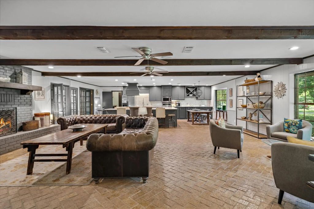1492 Sleepy Hollow Lane, Canton