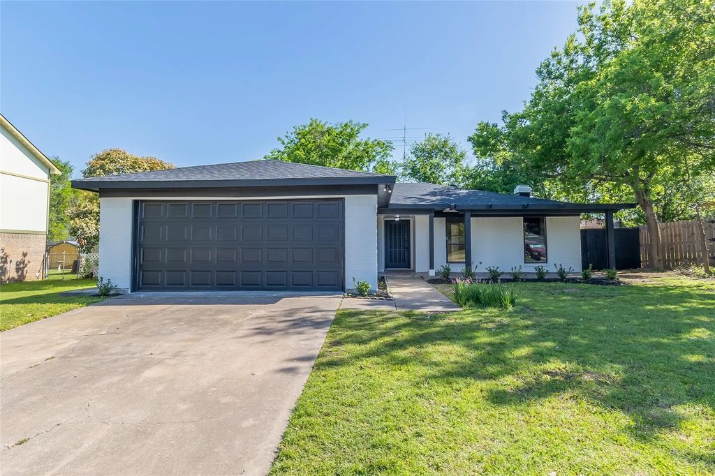 220 Jeaneta Avenue, Benbrook