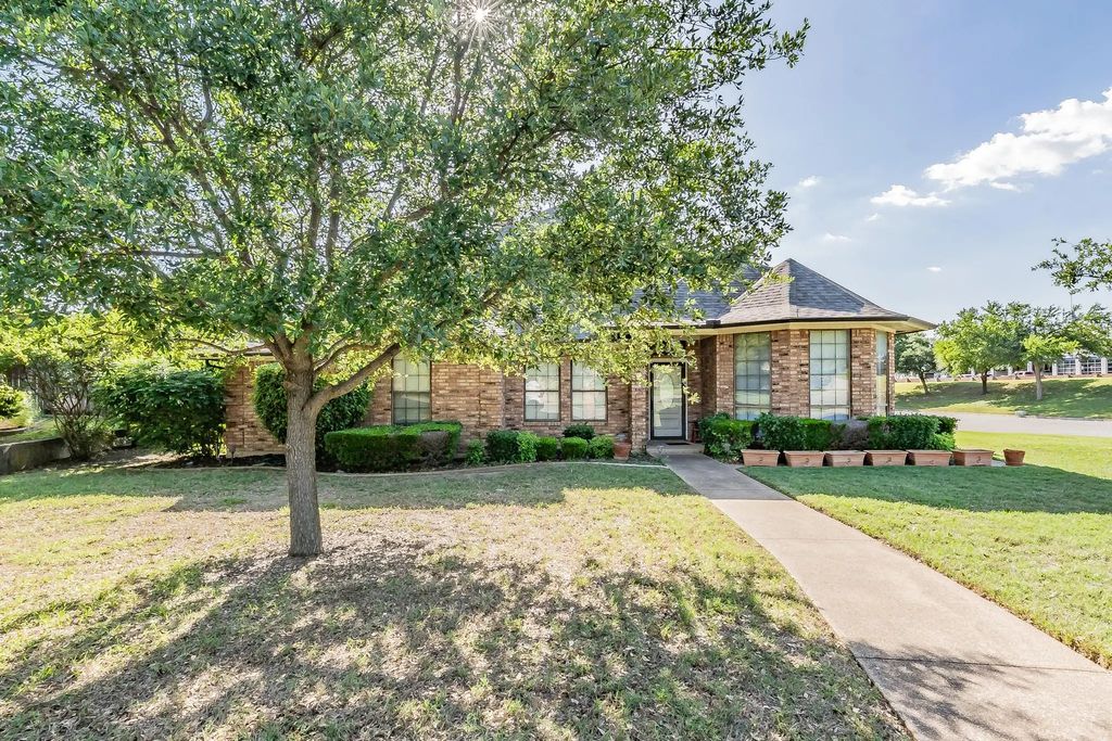 4917 Delta Court, North Richland Hills