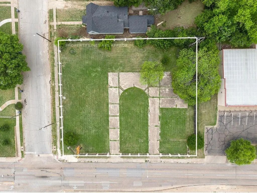 2217-2221 W Waco Drive 2221, Waco