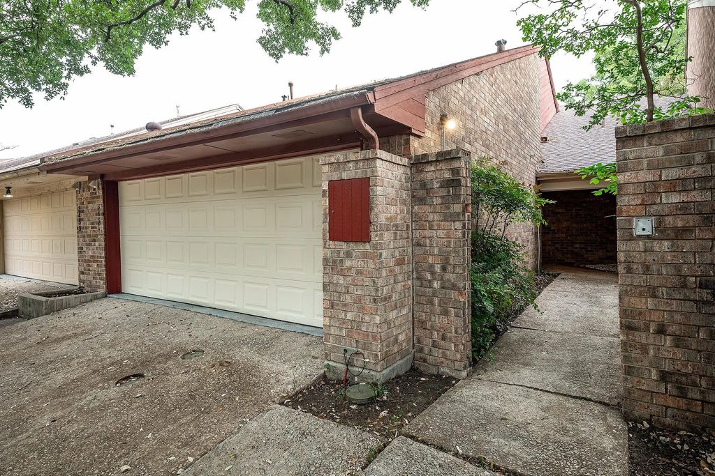 3451 Courtyard Circle, Farmers Branch