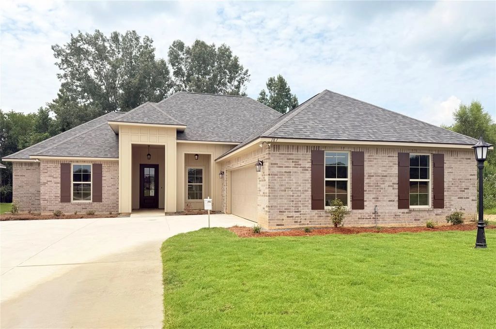 187 Lessie Drive, Stonewall