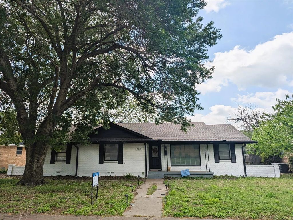 882 Magnolia Lane, Lancaster
