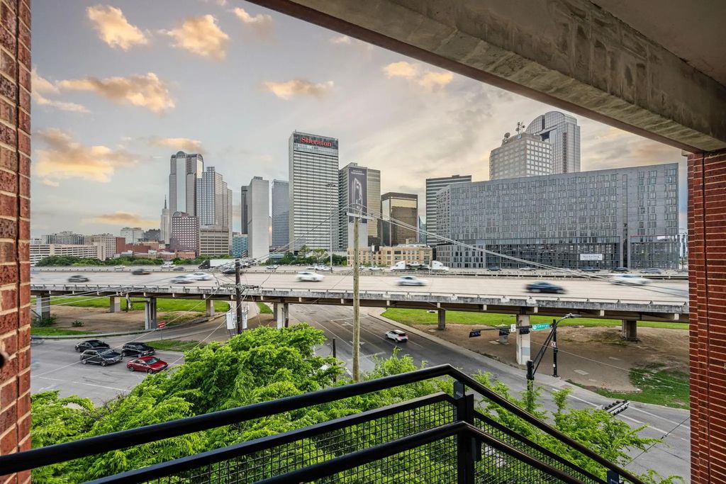 2502 Live Oak Street 332, Dallas