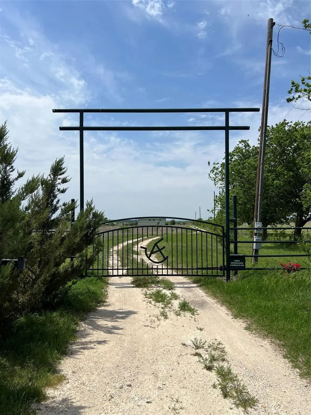 7445 County Road 1232, Godley