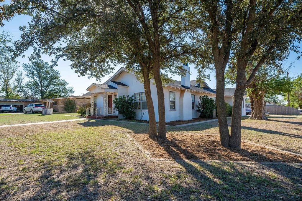 602 E Beauregard Street, Rotan
