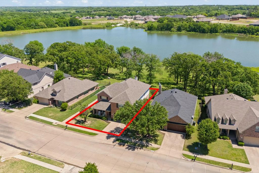 3001 Shoreline Drive, Burleson