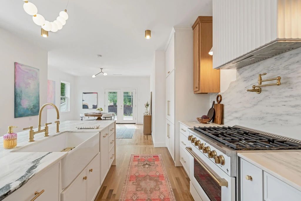 6926 Lindsley Avenue, Dallas