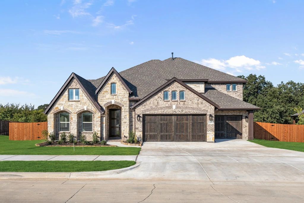 2403 Amelia Lane, Mansfield