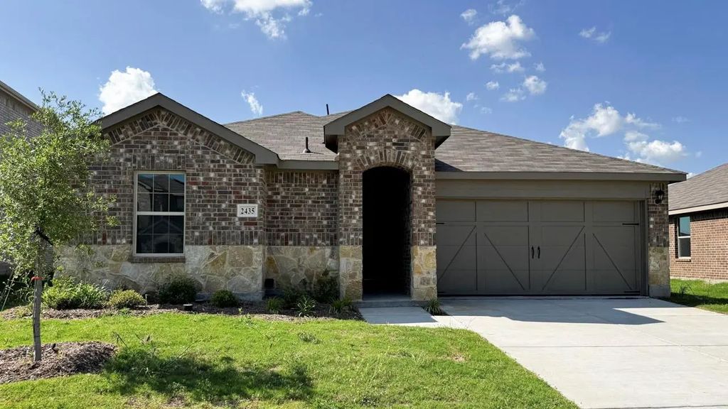 2435 Quiet Oak Lane, Crandall