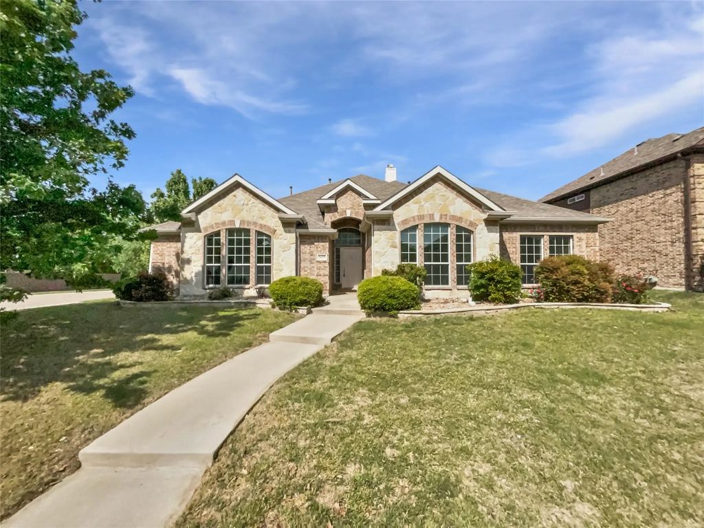 2625 Old Stables Drive, Celina