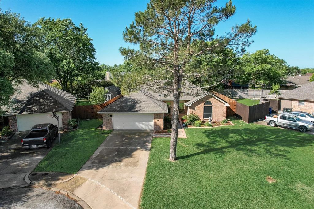 204 Tanglewood Lane, Waxahachie