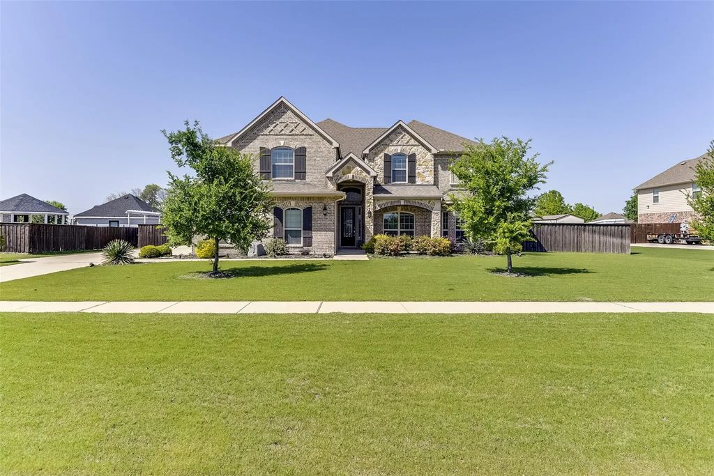 211 Stonegate Way, Red Oak
