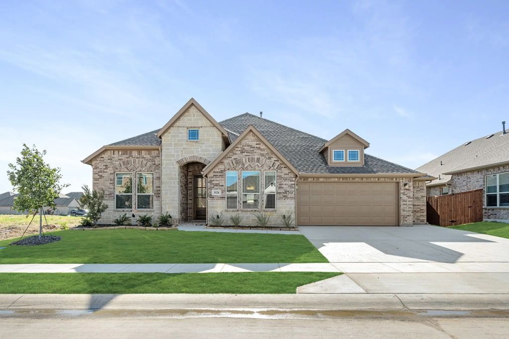 1124 Cascades Drive, Justin