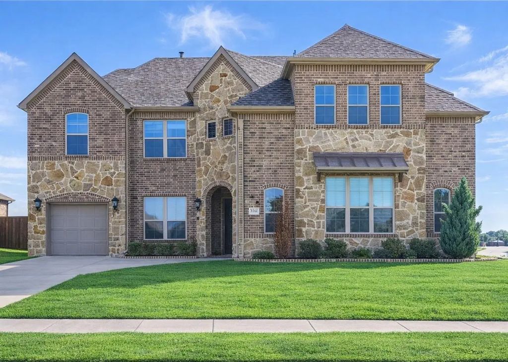 1164 Red Hawk Lane, Forney