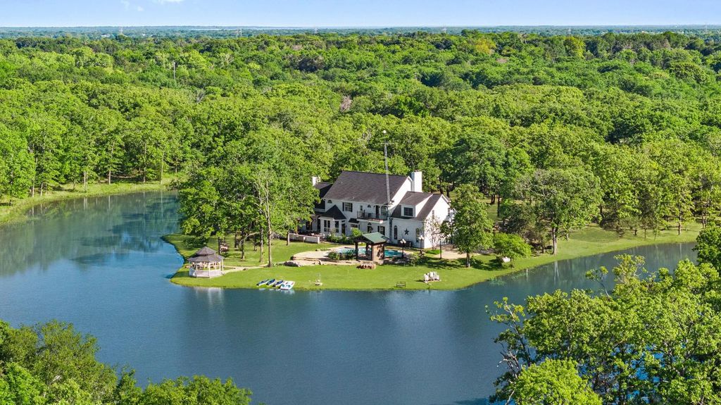 1684 County Road 3318, Greenville