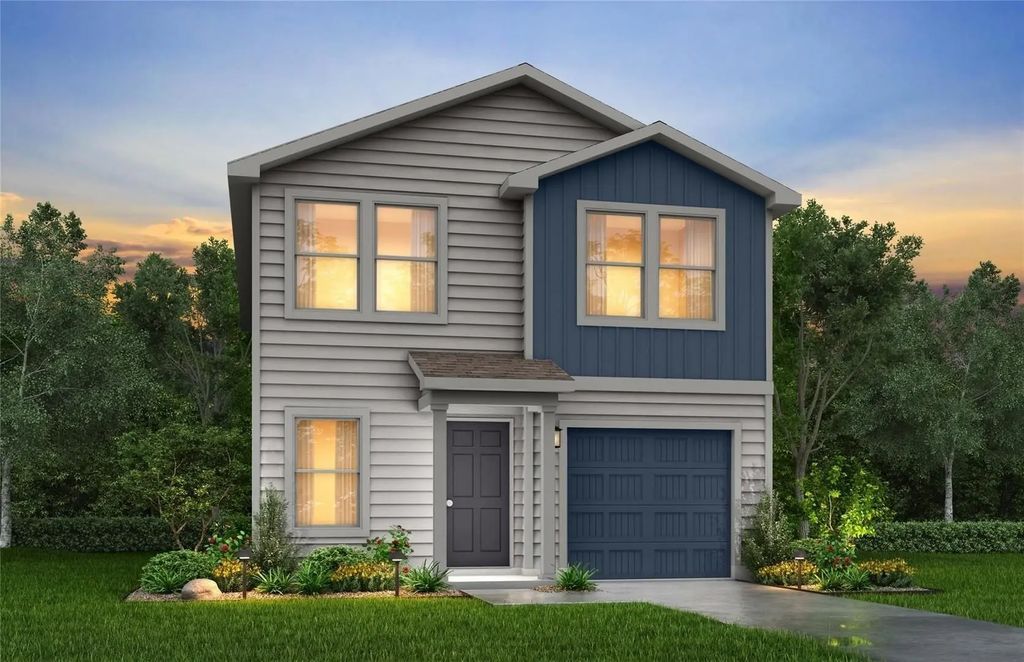 215 Blue Bird Lane, Mineola