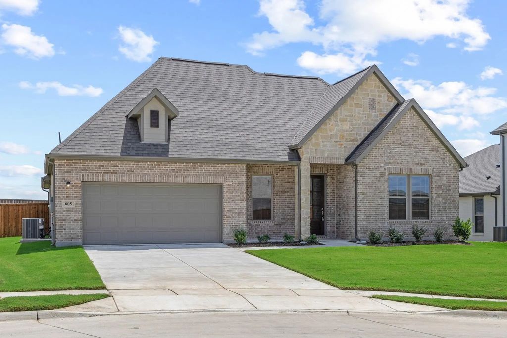 605 Bonnie Rose Lane, Van Alstyne