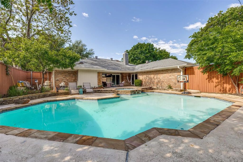 2221 Cliffside Drive, Plano