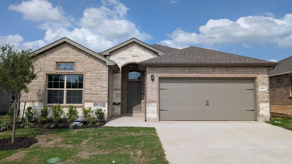 1017 Traction Trail, Cleburne